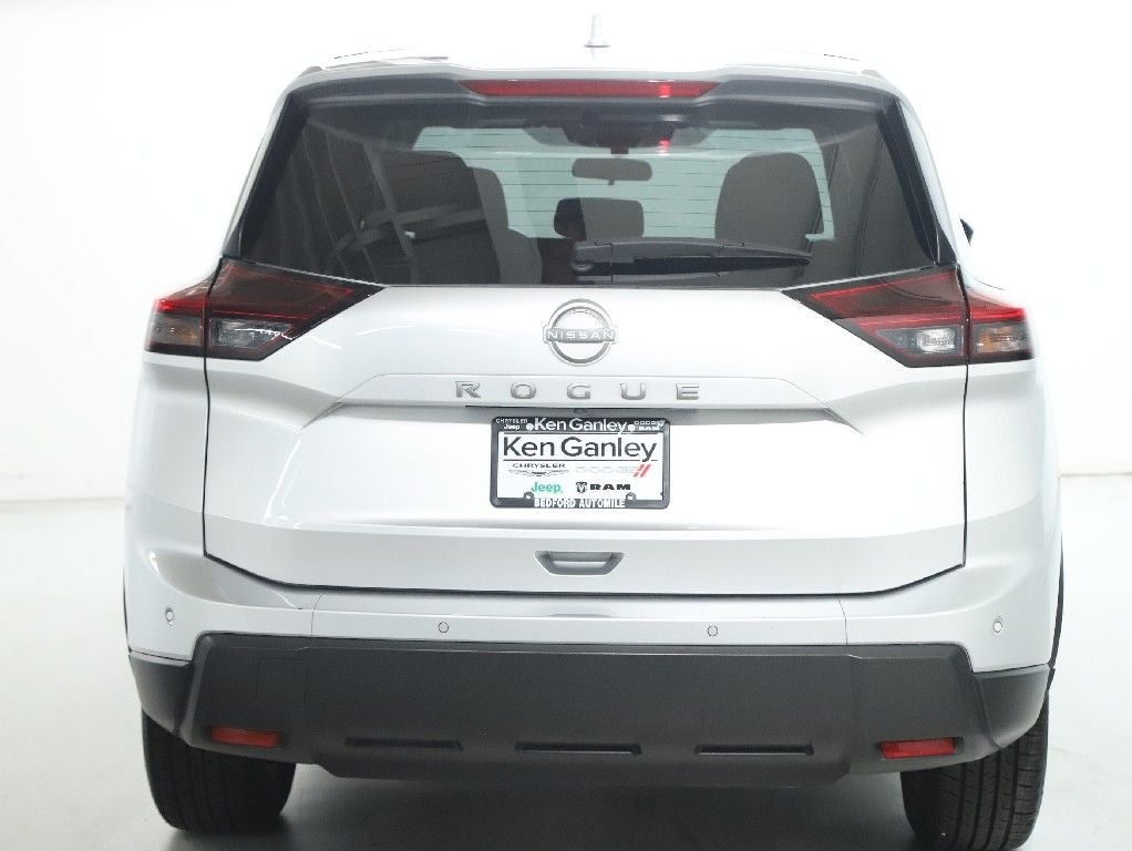 2025 Nissan Rogue SV FWD