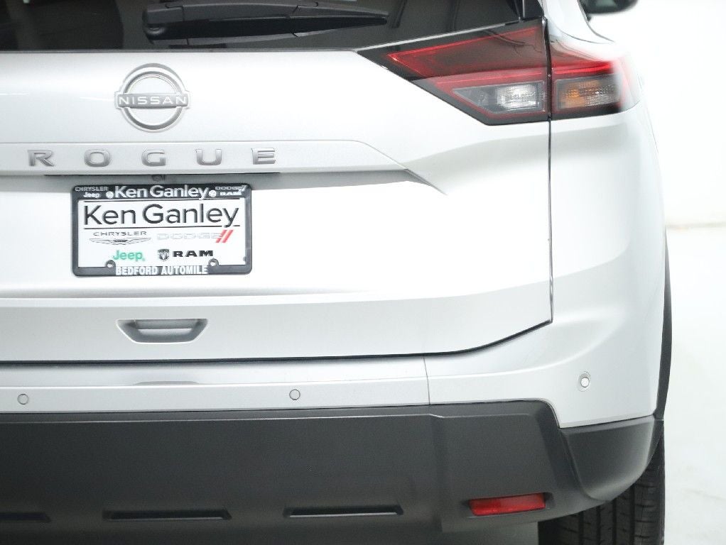 2025 Nissan Rogue SV FWD