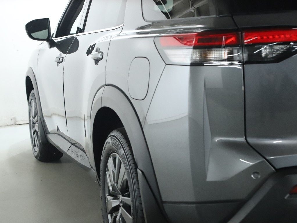 2024 Nissan Pathfinder SV 4WD