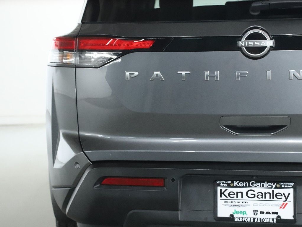 2024 Nissan Pathfinder SV 4WD