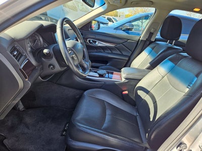 2018 INFINITI Q70 3.7X LUXE