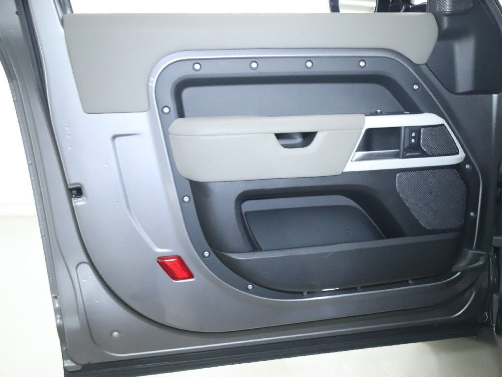2022 Land Rover Defender 90 S