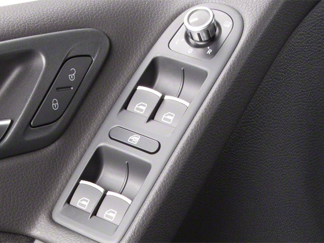 2013 Volkswagen Golf GTI Wolfsburg Edition