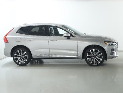 2023 Volvo XC60 B5 Ultimate Bright Theme