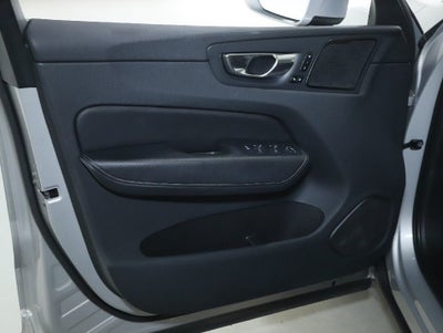 2023 Volvo XC60 B5 Ultimate Bright Theme