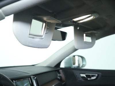 2023 Volvo XC60 B5 Ultimate Bright Theme