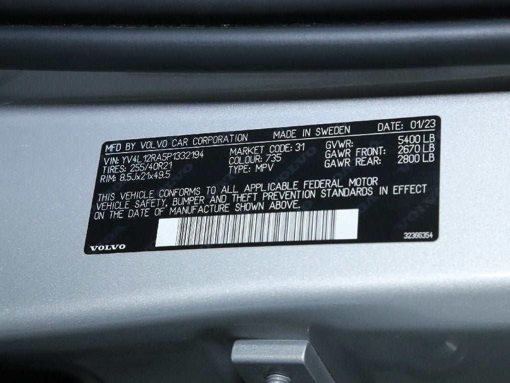 2023 Volvo XC60 B5 Ultimate Bright Theme