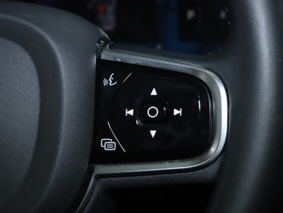 2023 Volvo XC60 B5 Ultimate Bright Theme