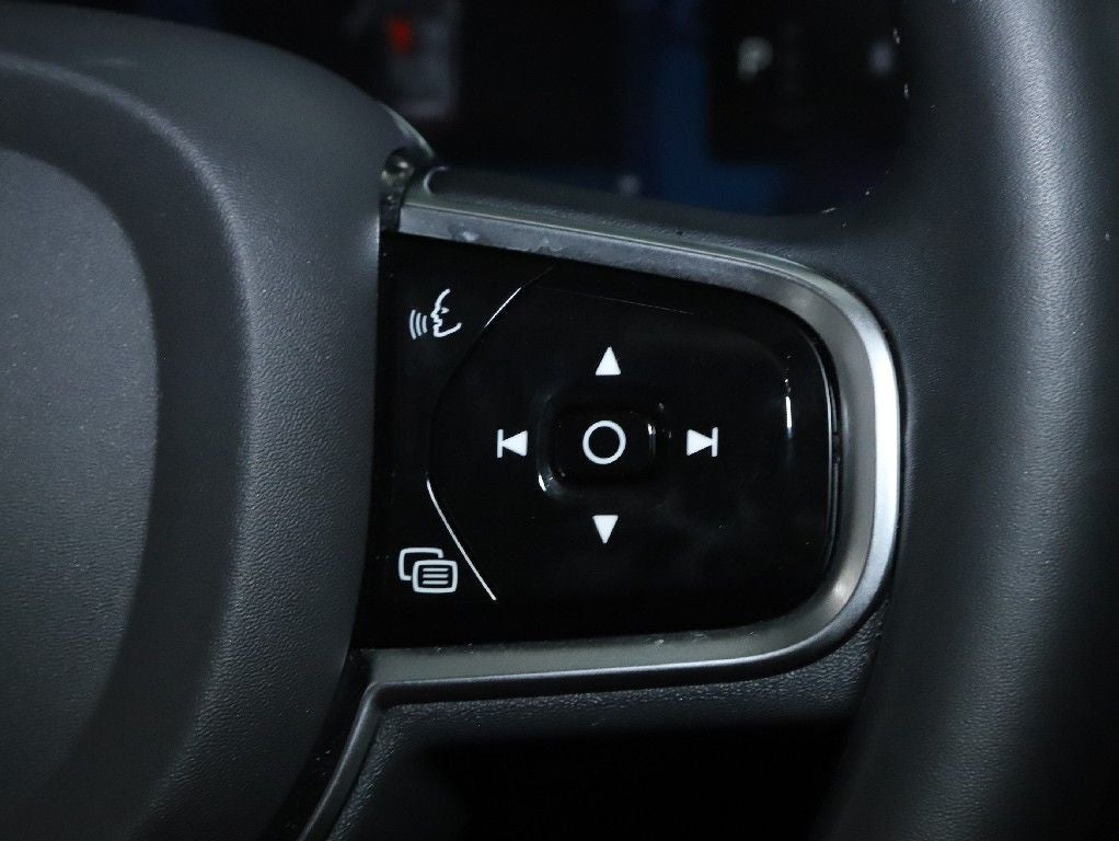 2023 Volvo XC60 B5 Ultimate Bright Theme