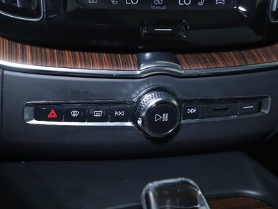 2023 Volvo XC60 B5 Ultimate Bright Theme