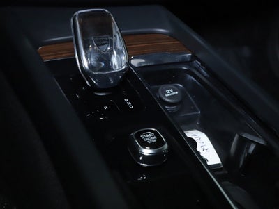 2023 Volvo XC60 B5 Ultimate Bright Theme