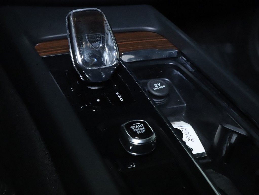 2023 Volvo XC60 B5 Ultimate Bright Theme