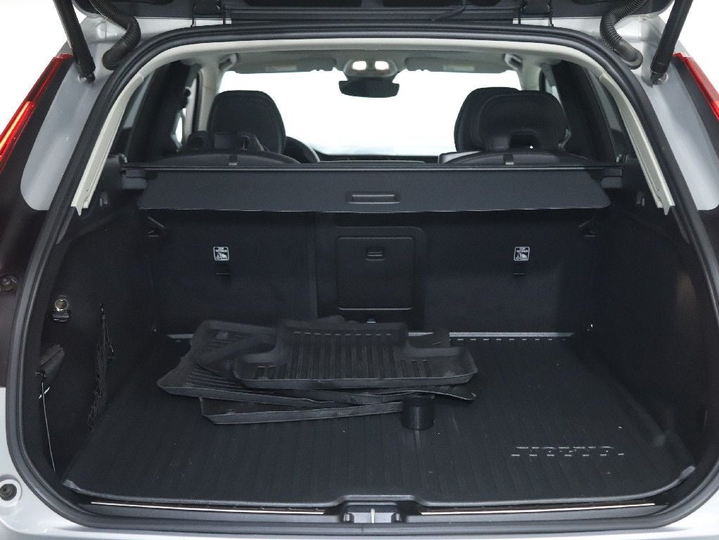 2023 Volvo XC60 B5 Ultimate Bright Theme