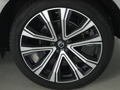 2023 Volvo XC60 B5 Ultimate Bright Theme