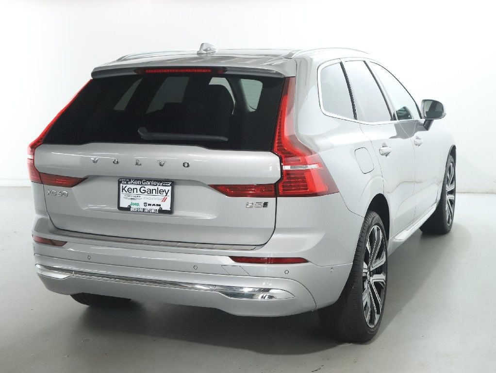 2023 Volvo XC60 B5 Ultimate Bright Theme