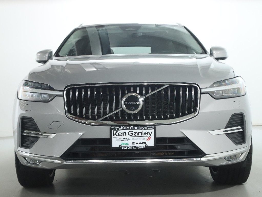 2023 Volvo XC60 B5 Ultimate Bright Theme