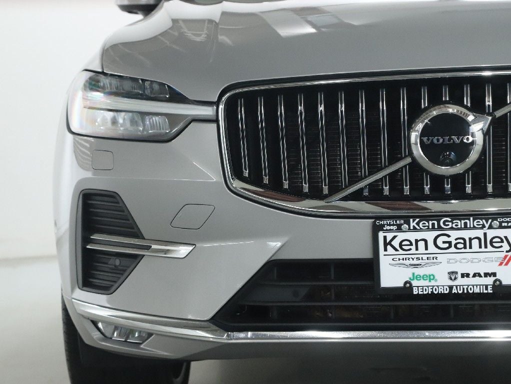 2023 Volvo XC60 B5 Ultimate Bright Theme